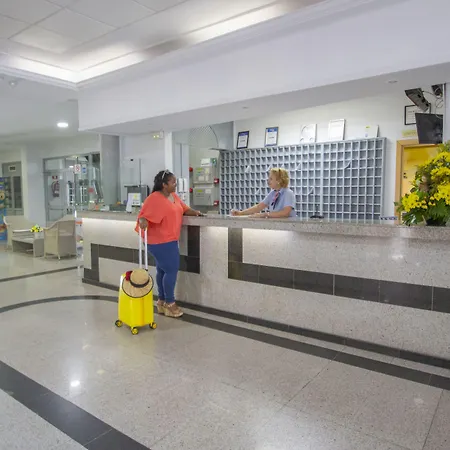 Field Apartmanhotel 3*