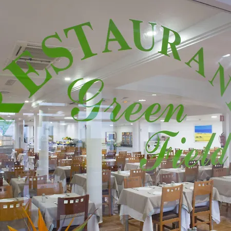 Apartmanhotel Field 3*