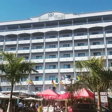 Apartmanhotel Field 3*