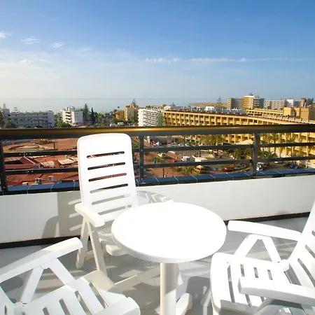 Aparthotel Field 3*