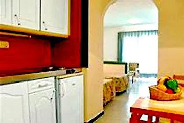 Aparthotel Field 3*