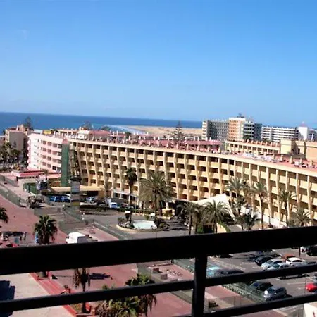Aparthotel Field 3*