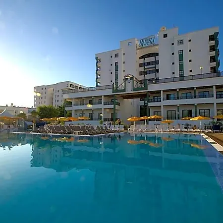 Aparthotel Field 3*