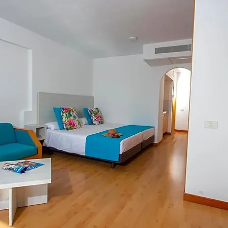 Field Aparthotel 3*