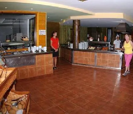 Aparthotel Field 3*
