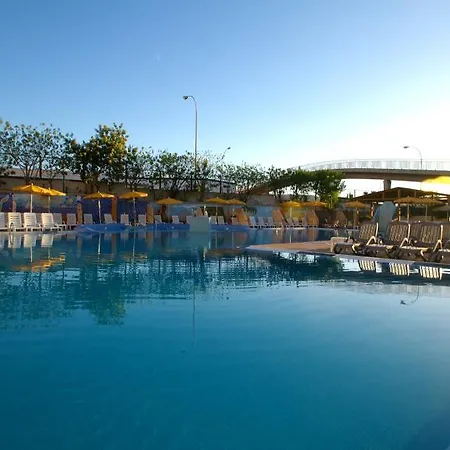 Aparthotel Field 3*