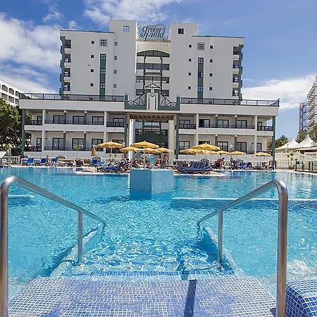 Aparthotel Field 3*