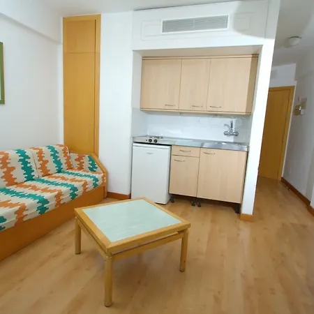 Aparthotel Field